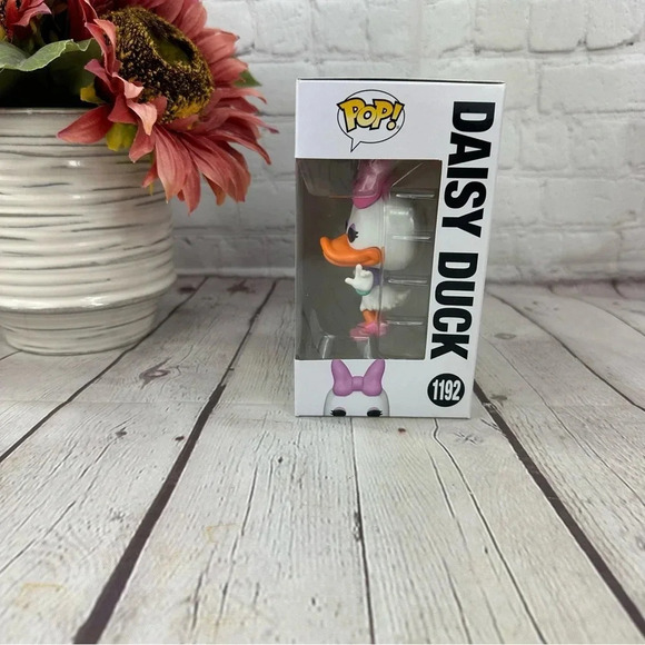 Funko pop Disney Daisy Duck 1192 - Picture 2 of 5